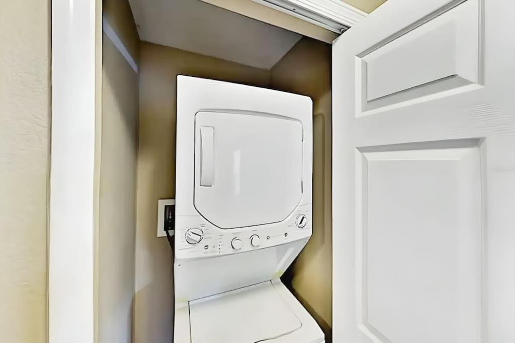 Entire Rental 3-Br Minutes From Disney X8 Hot Tub Apartment 2204 Orlando Exterior foto